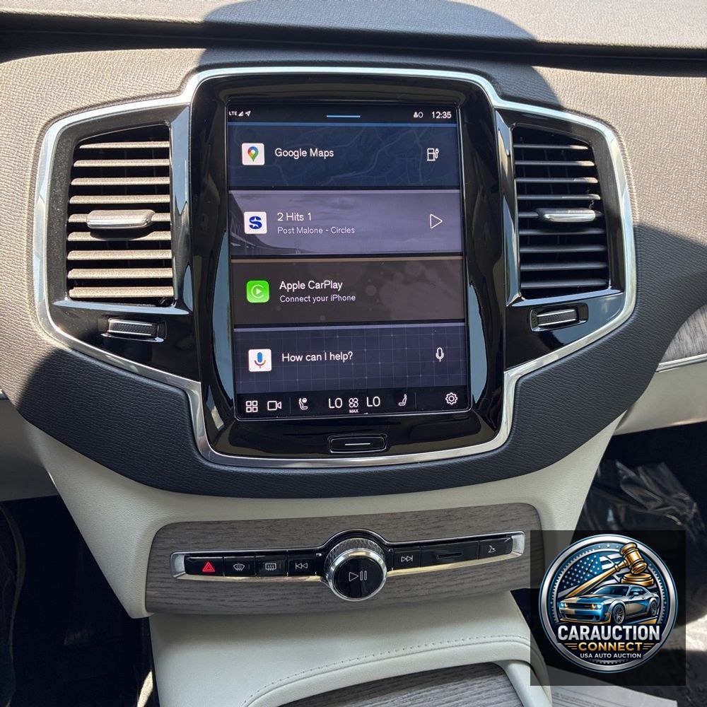 2023 Volvo XC90 T8 - Plus