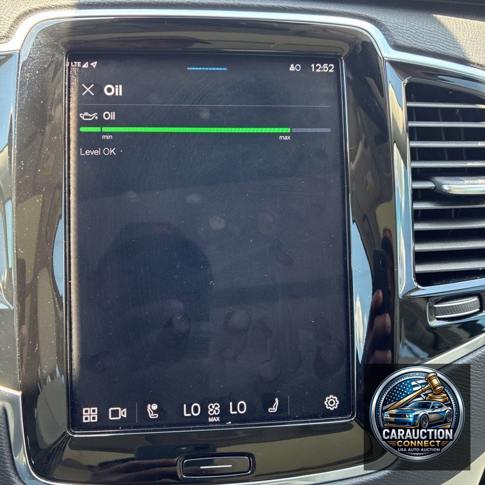 2023 Volvo XC90 T8 - Plus