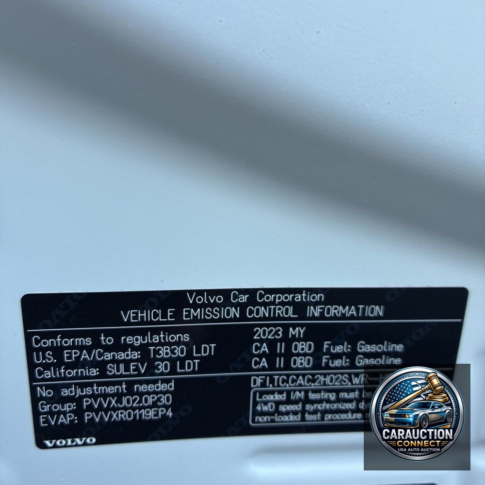 2023 Volvo XC90 T8 - Plus