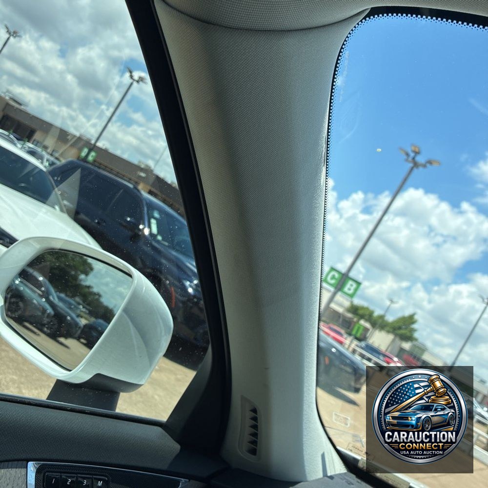 2023 Volvo XC90 T8 - Plus