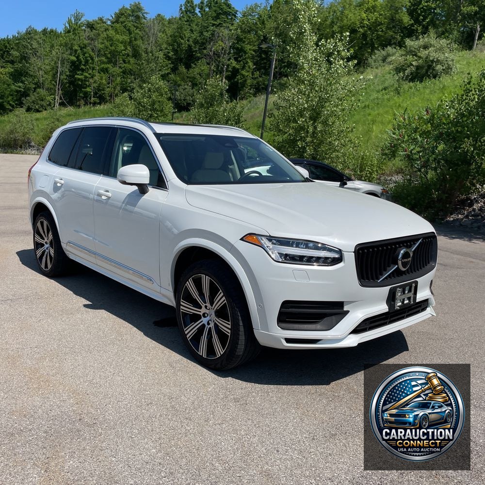 2023 Volvo XC90 T8 - Plus