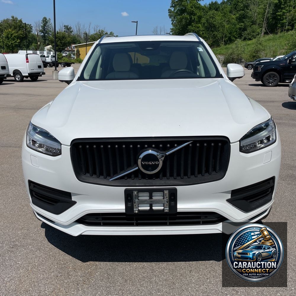 2023 Volvo XC90 T8 - Plus