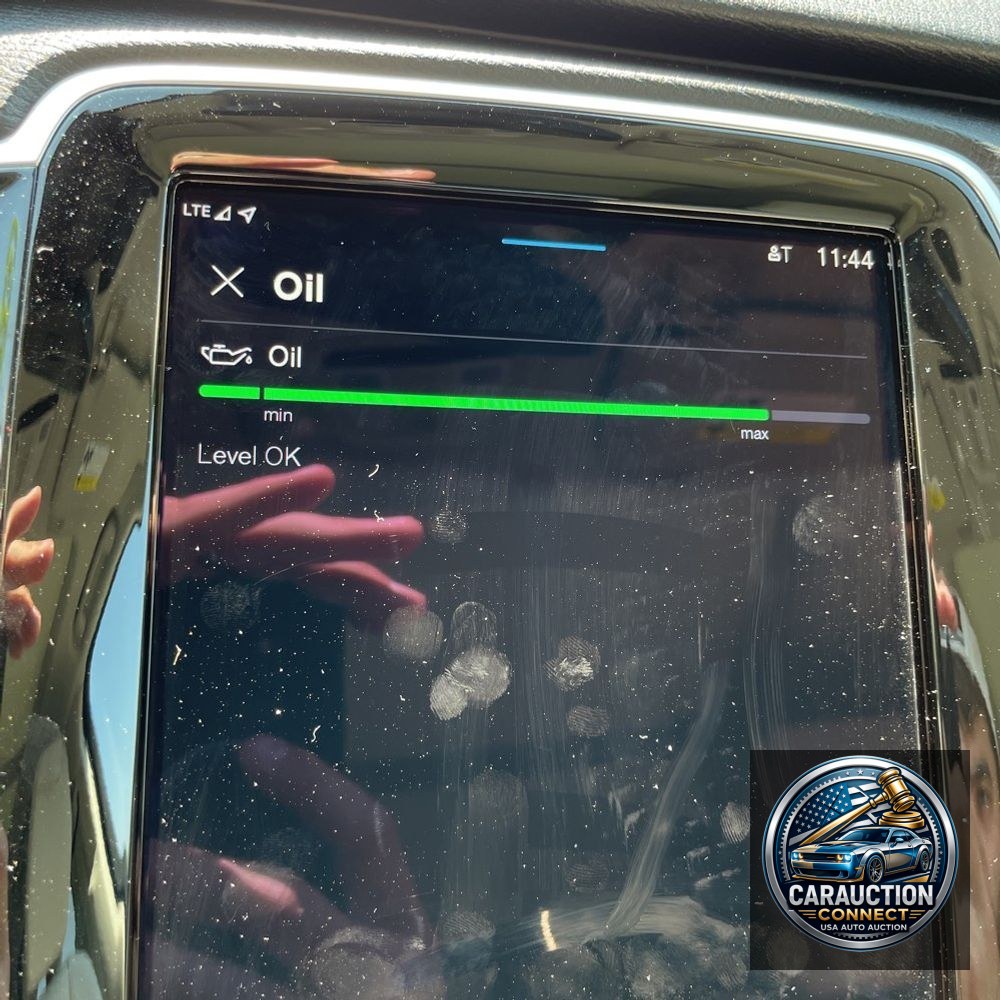 2023 Volvo XC90 T8 - Plus