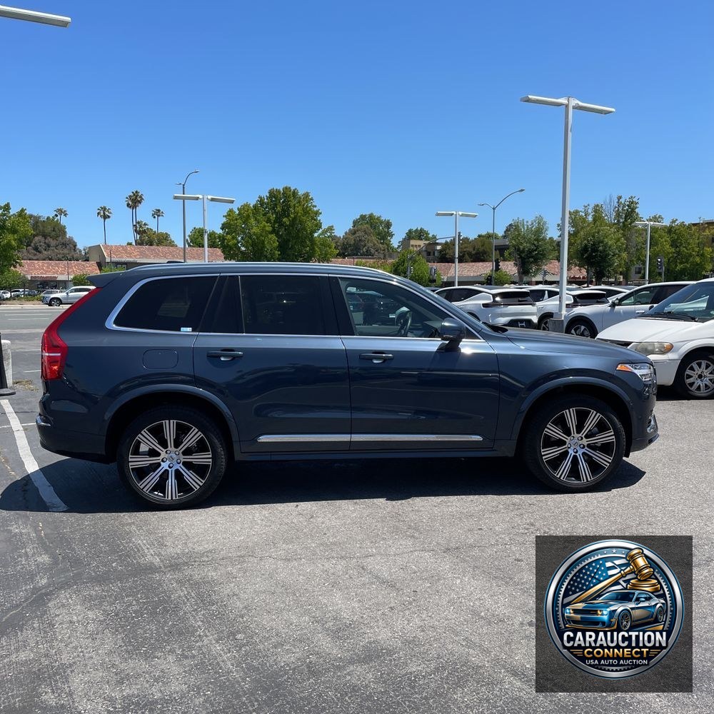 2023 Volvo XC90 T8 - Ultimate