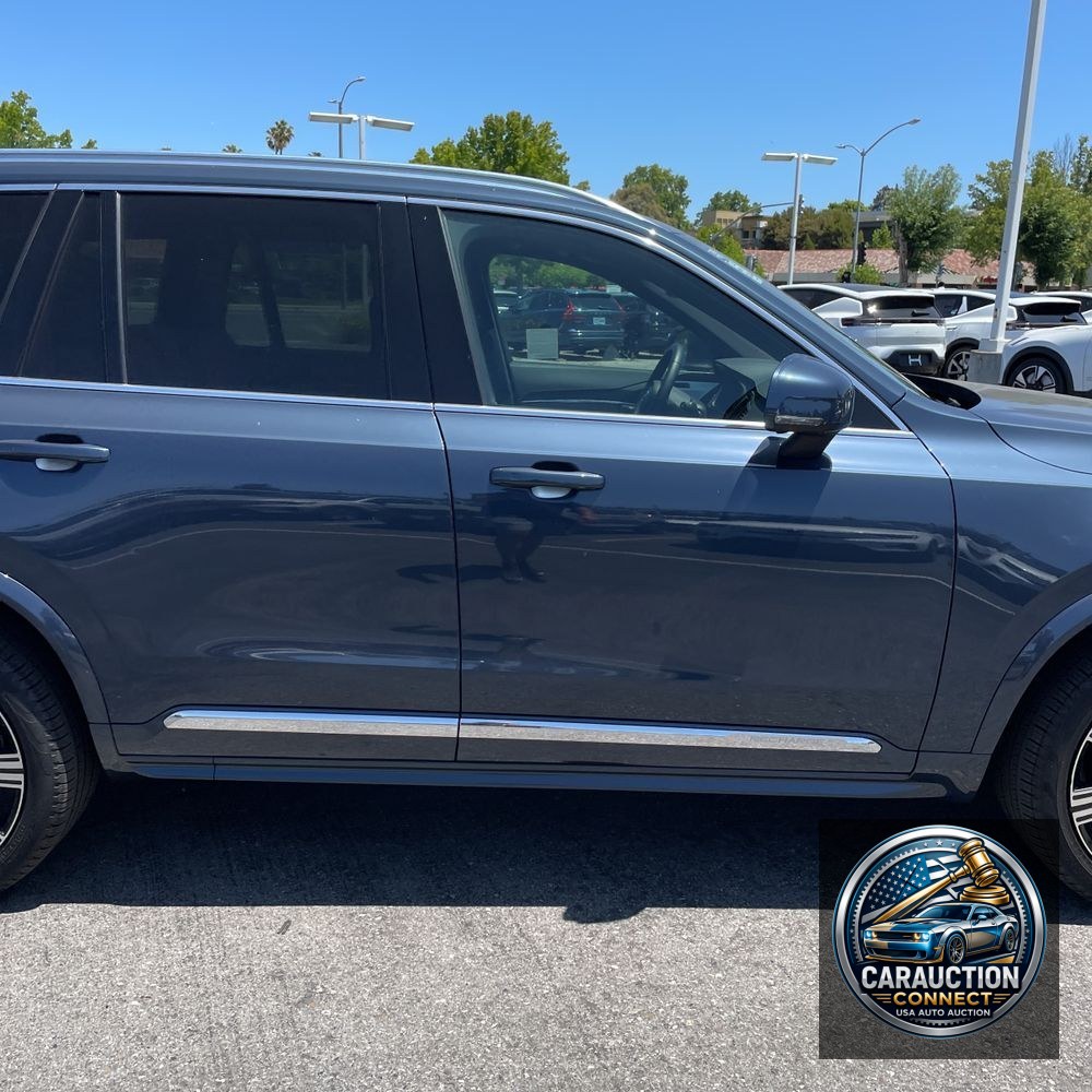 2023 Volvo XC90 T8 - Ultimate