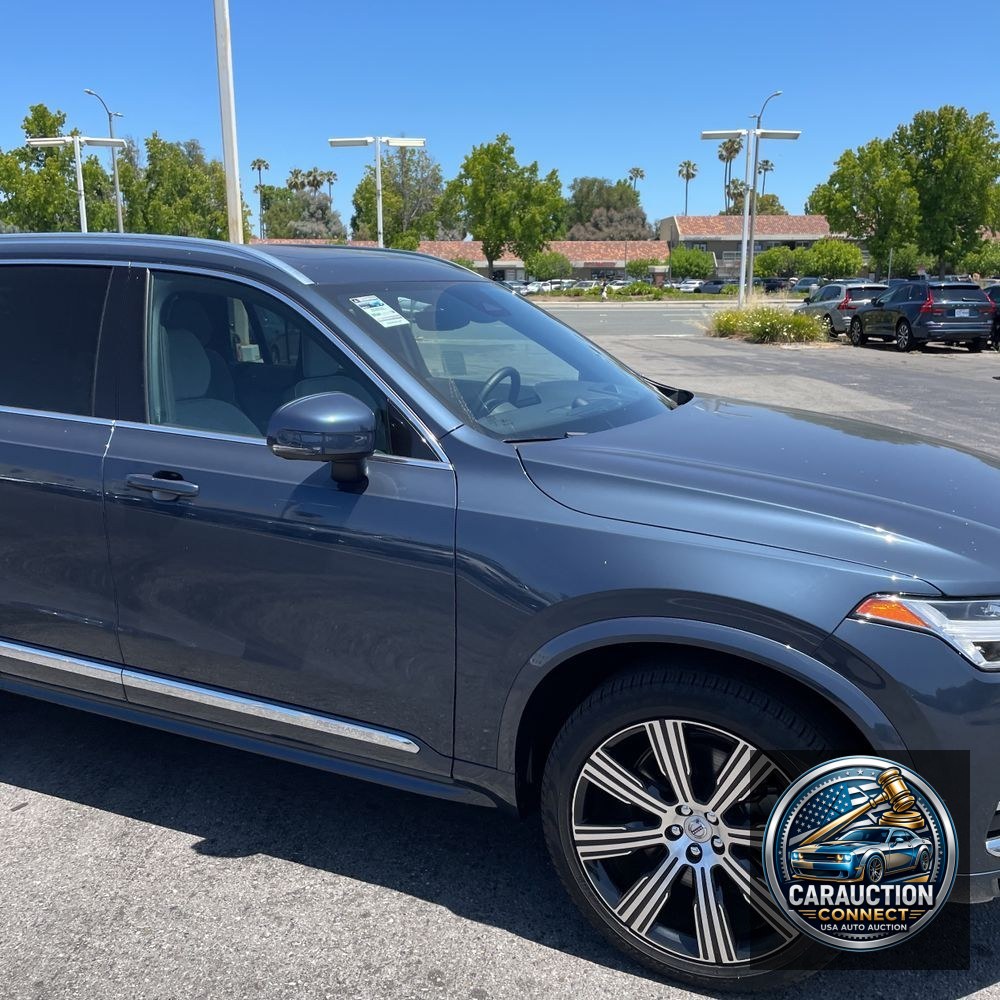 2023 Volvo XC90 T8 - Ultimate