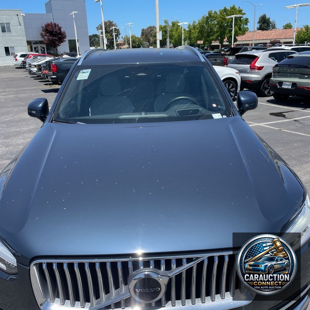 2023 Volvo XC90 T8 - Ultimate