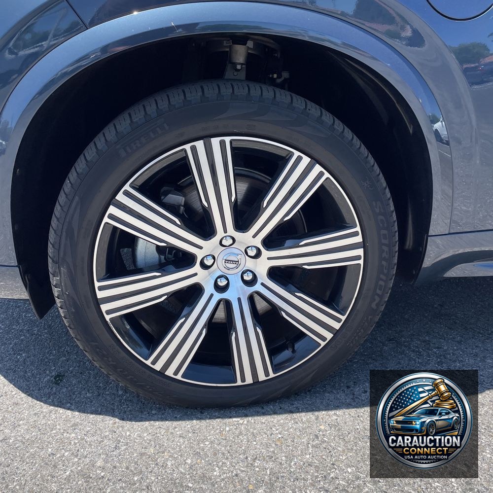 2023 Volvo XC90 T8 - Ultimate
