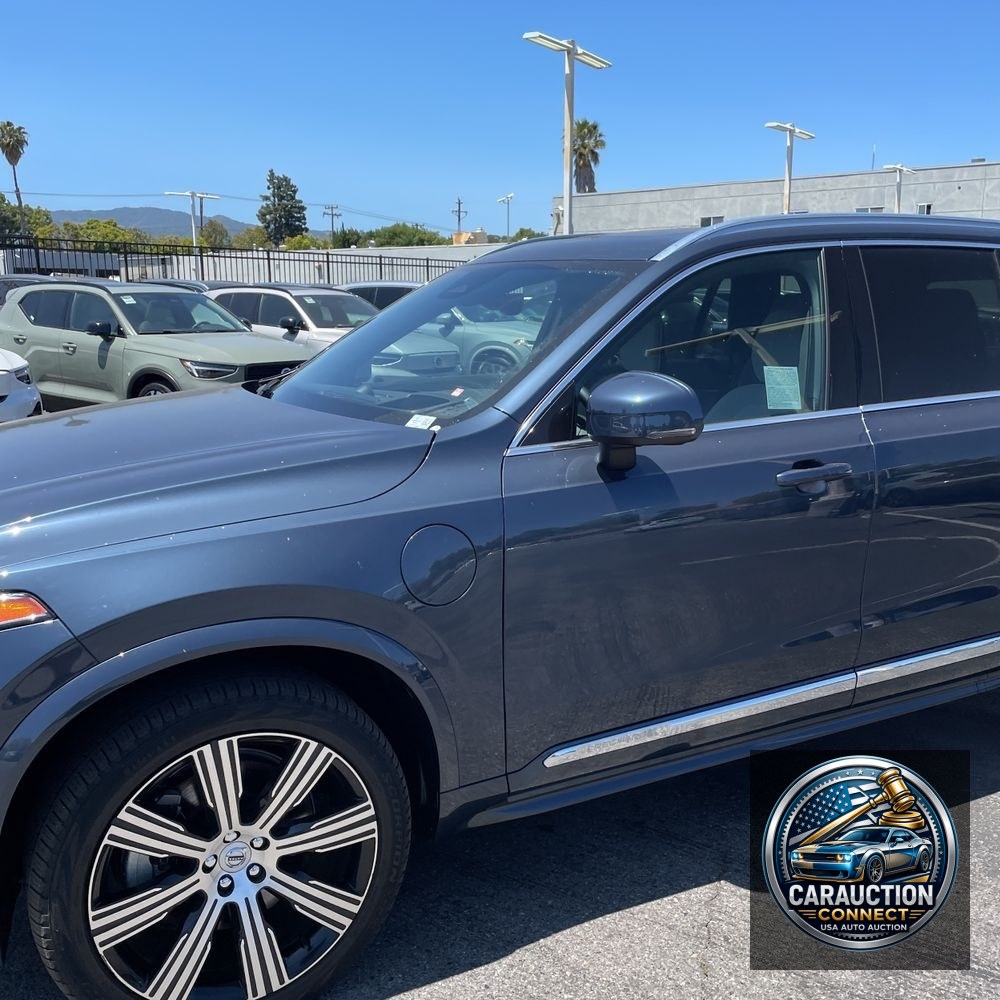 2023 Volvo XC90 T8 - Ultimate