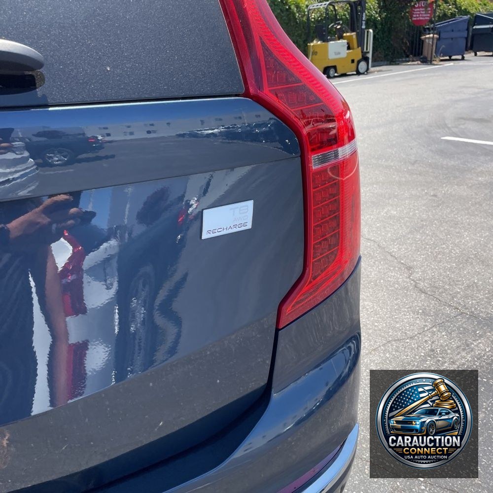 2023 Volvo XC90 T8 - Ultimate
