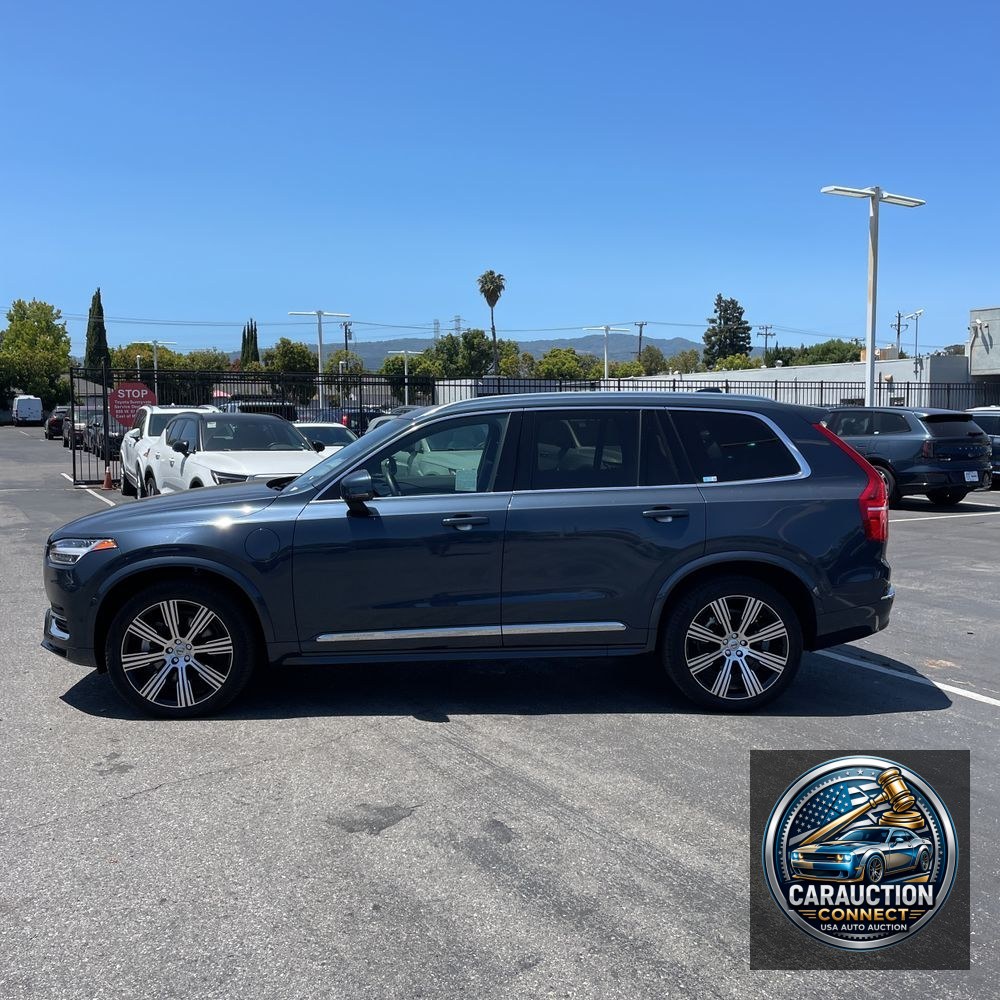 2023 Volvo XC90 T8 - Ultimate