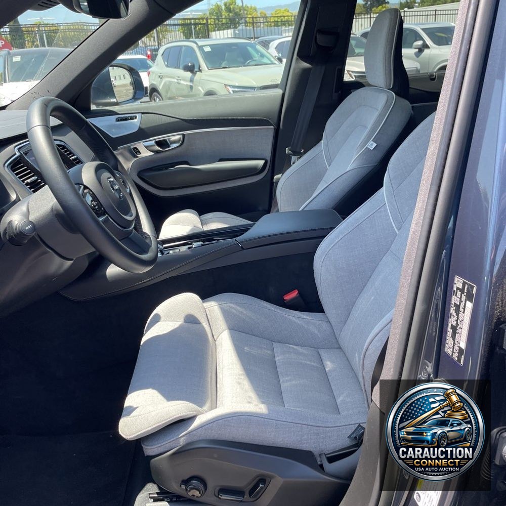 2023 Volvo XC90 T8 - Ultimate
