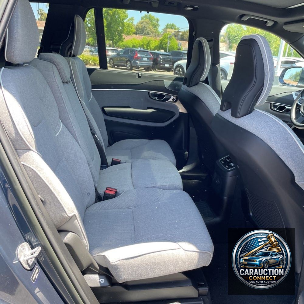 2023 Volvo XC90 T8 - Ultimate