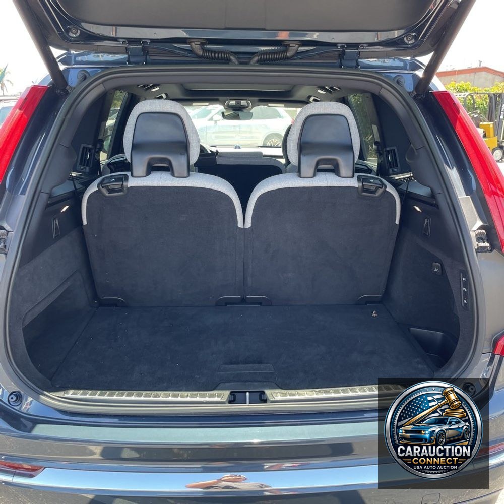 2023 Volvo XC90 T8 - Ultimate
