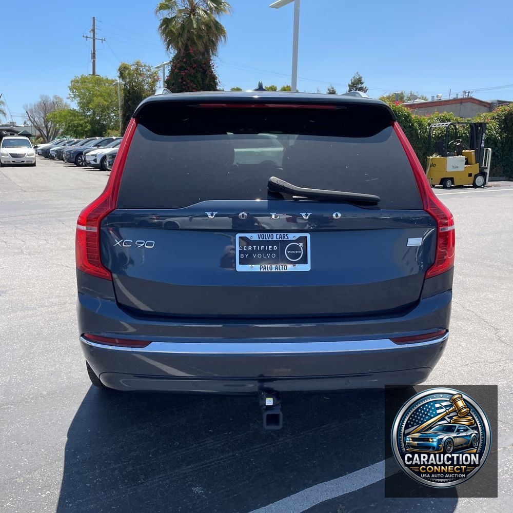2023 Volvo XC90 T8 - Ultimate