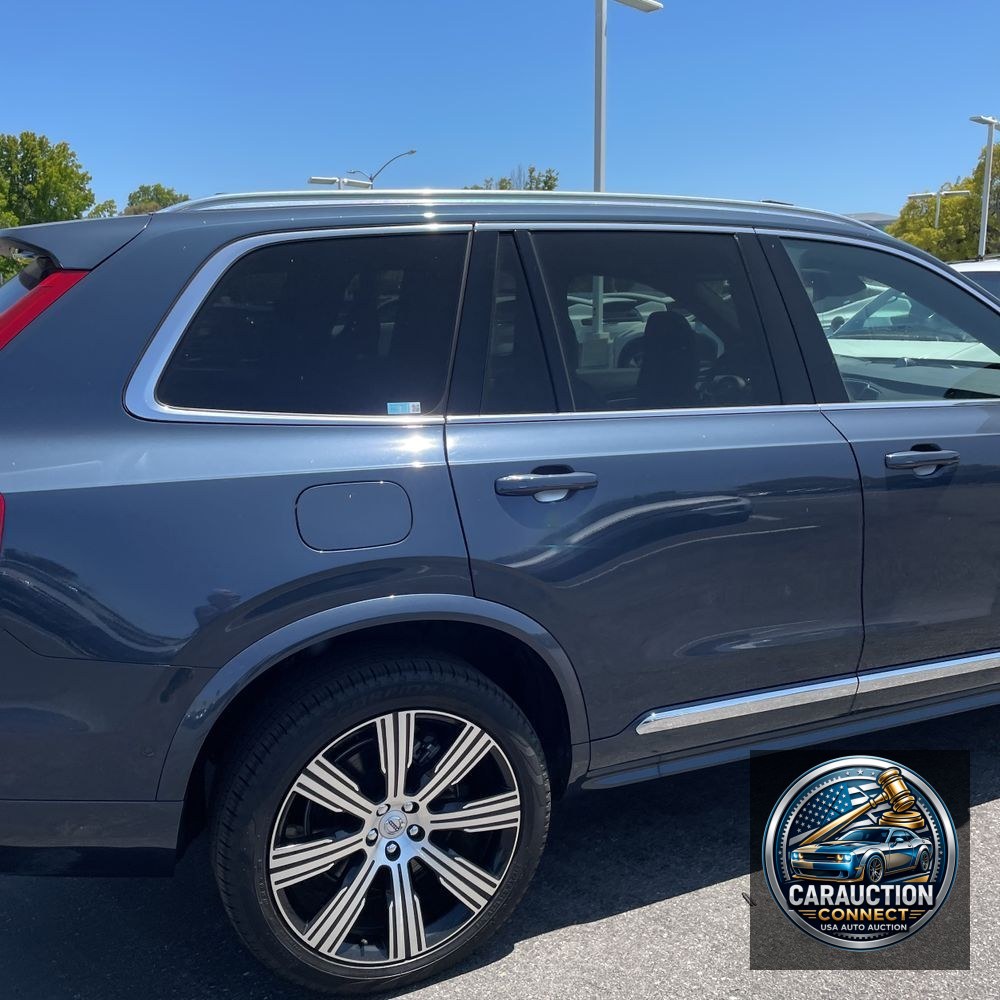 2023 Volvo XC90 T8 - Ultimate