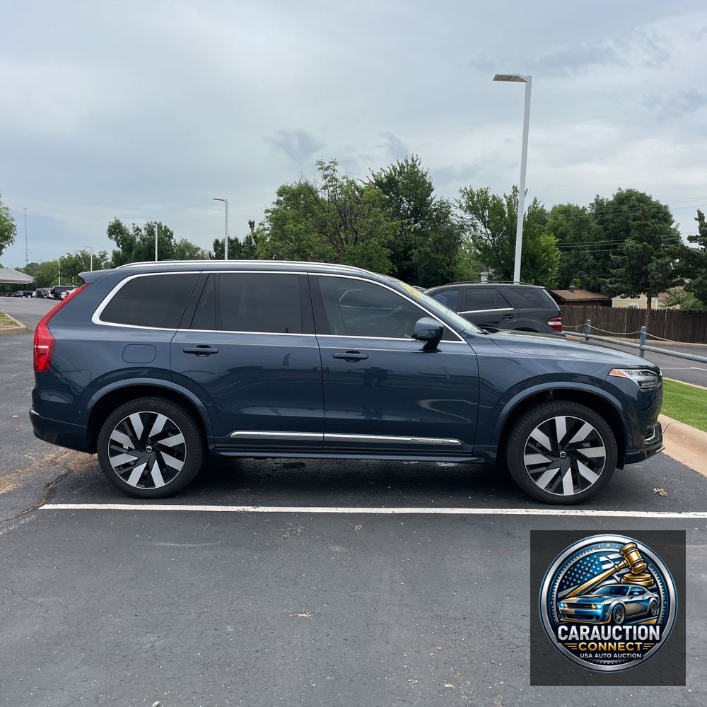 2023 Volvo XC90 T8 - Ultimate