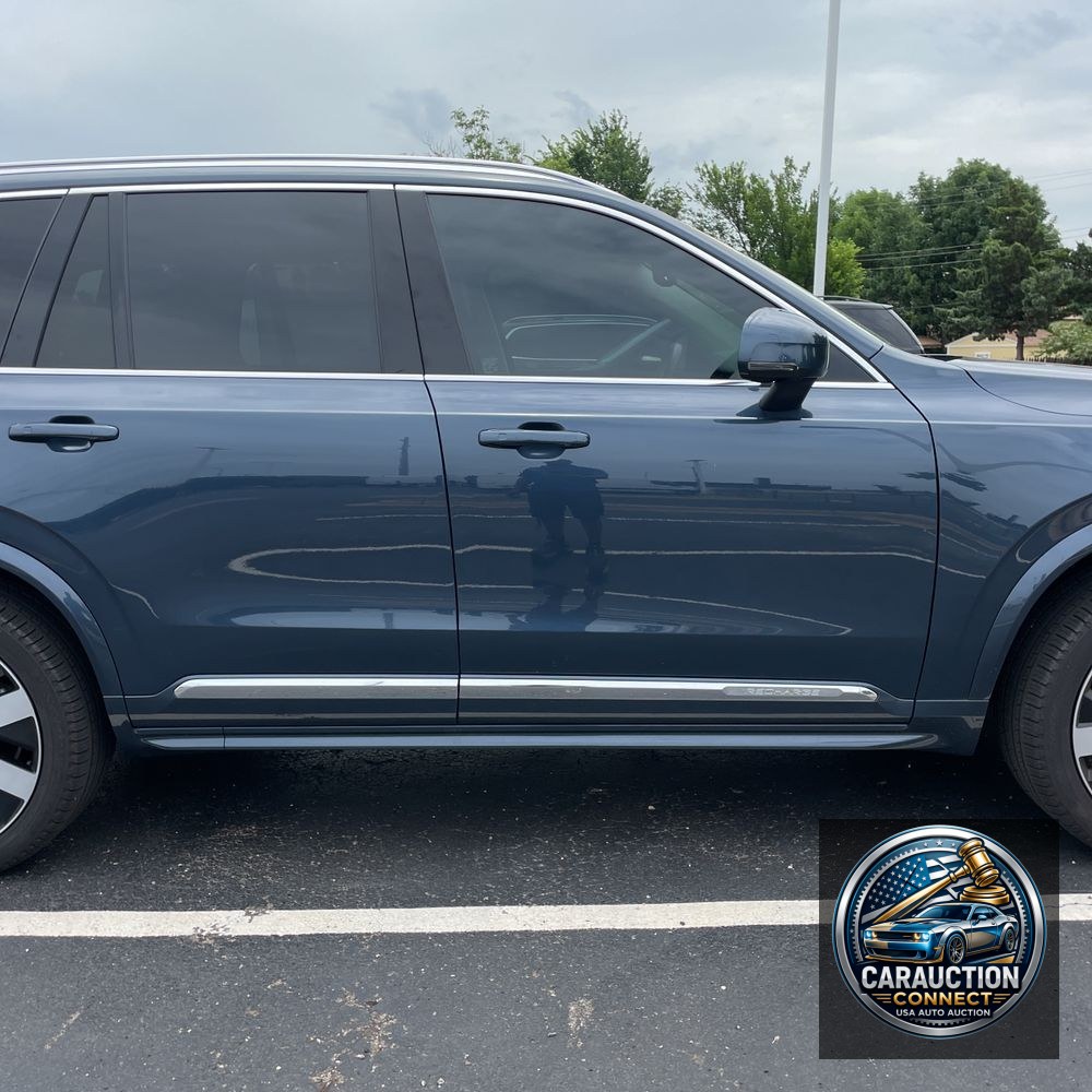 2023 Volvo XC90 T8 - Ultimate