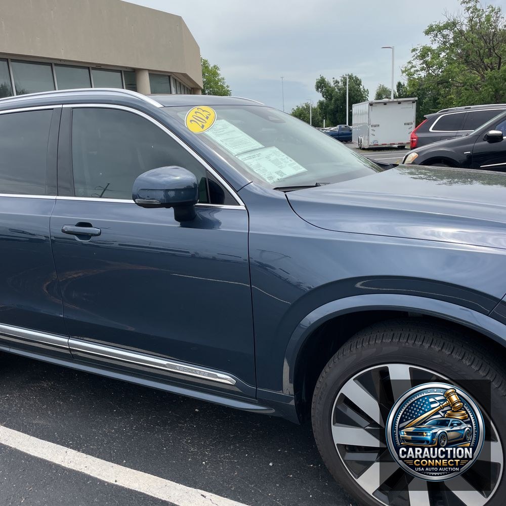 2023 Volvo XC90 T8 - Ultimate