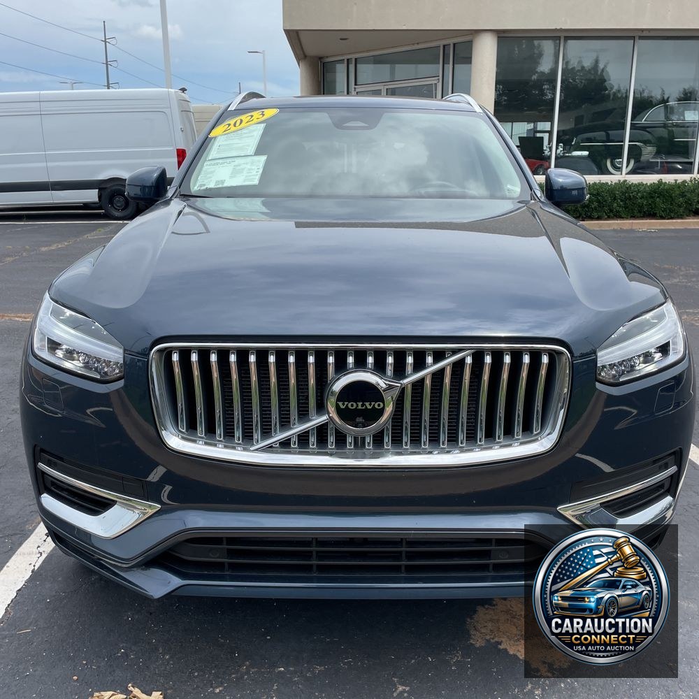 2023 Volvo XC90 T8 - Ultimate