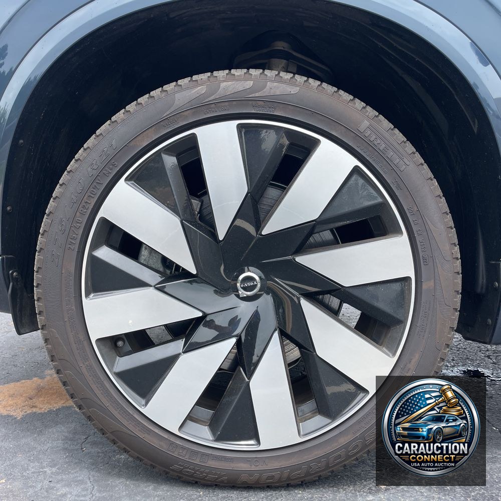 2023 Volvo XC90 T8 - Ultimate