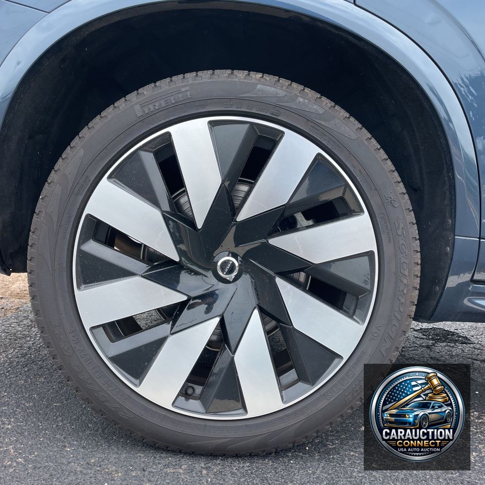 2023 Volvo XC90 T8 - Ultimate