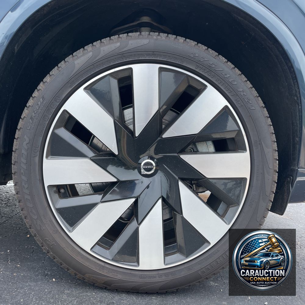 2023 Volvo XC90 T8 - Ultimate