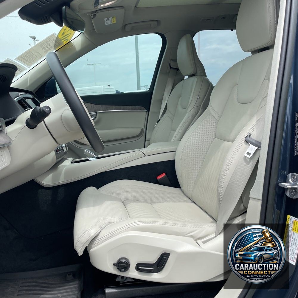 2023 Volvo XC90 T8 - Ultimate