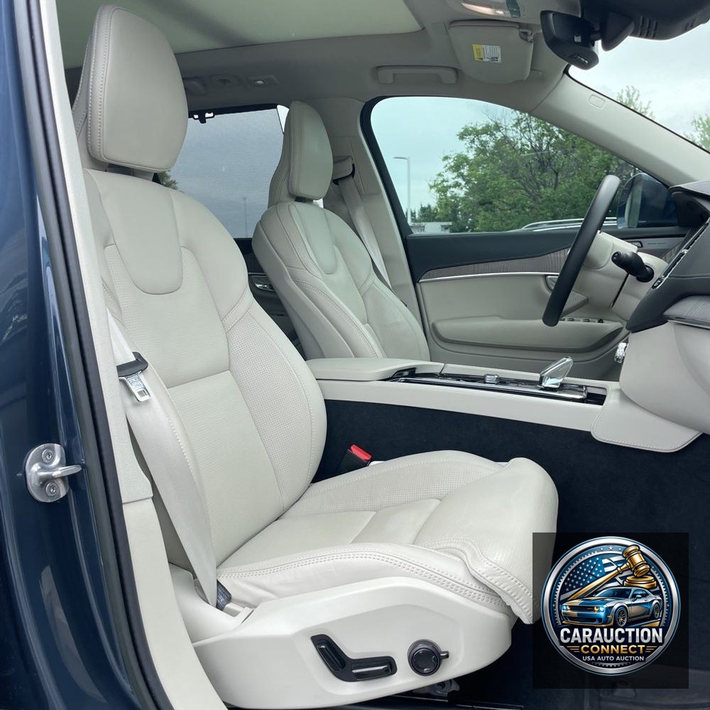 2023 Volvo XC90 T8 - Ultimate