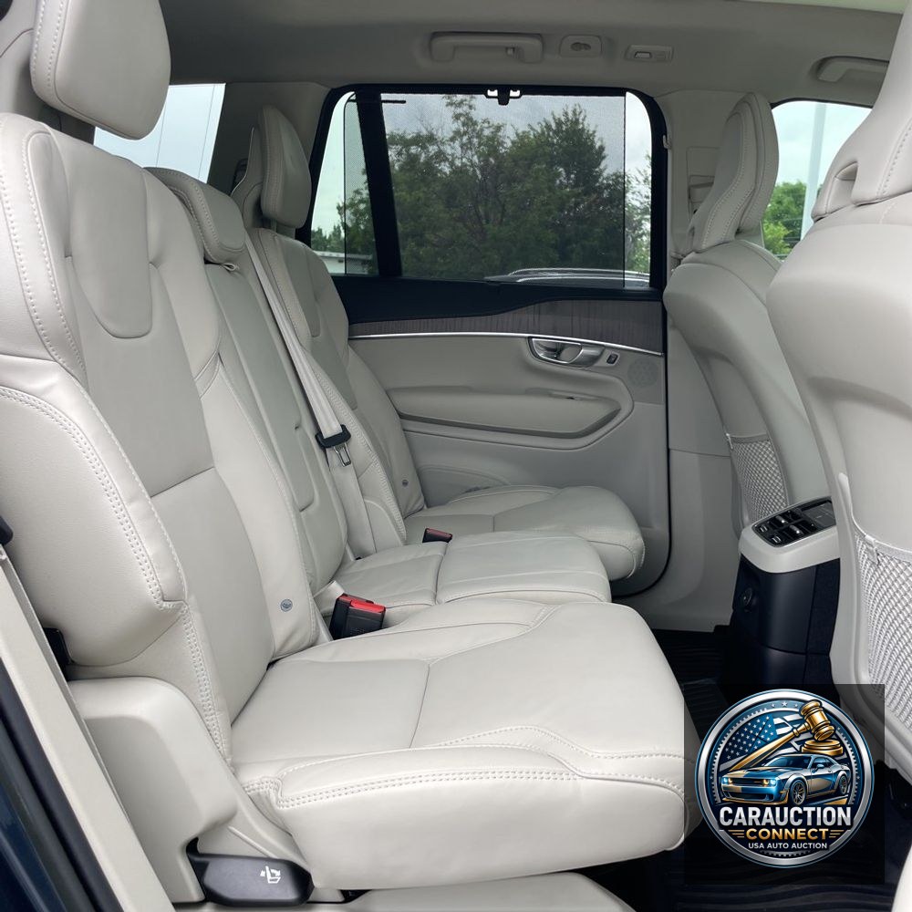 2023 Volvo XC90 T8 - Ultimate