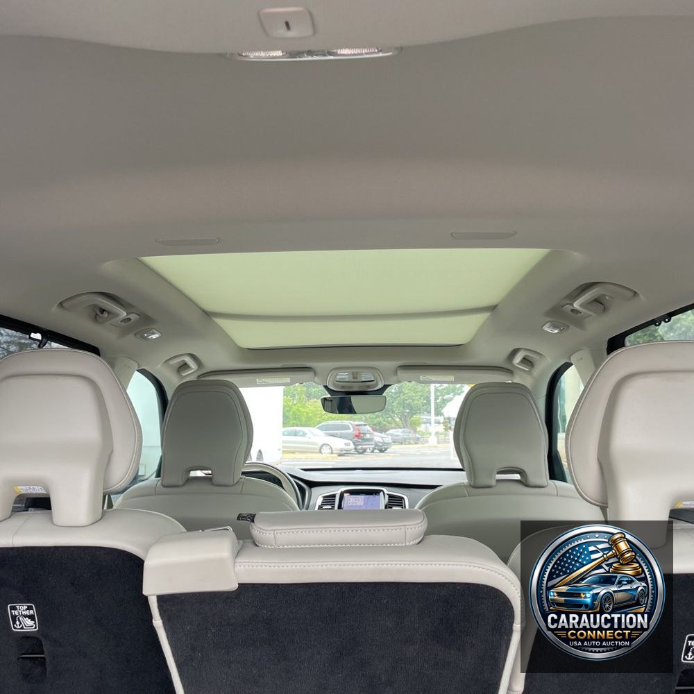 2023 Volvo XC90 T8 - Ultimate
