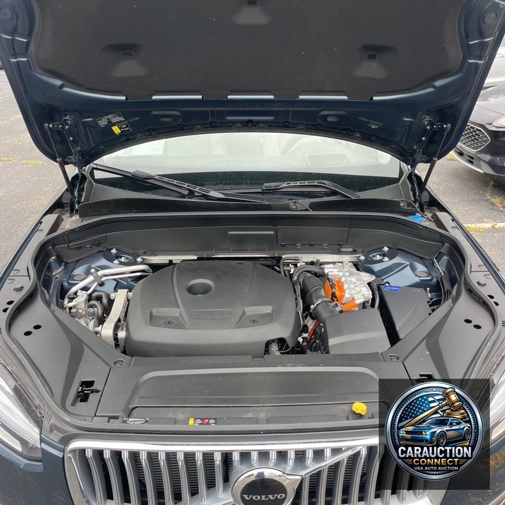 2023 Volvo XC90 T8 - Ultimate
