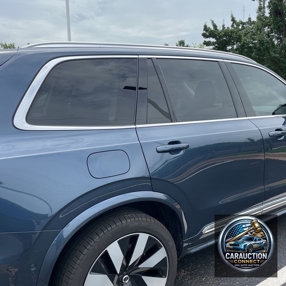 2023 Volvo XC90 T8 - Ultimate