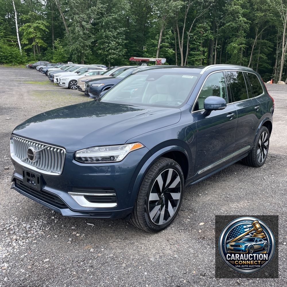 2023 Volvo XC90 T8 - Ultimate