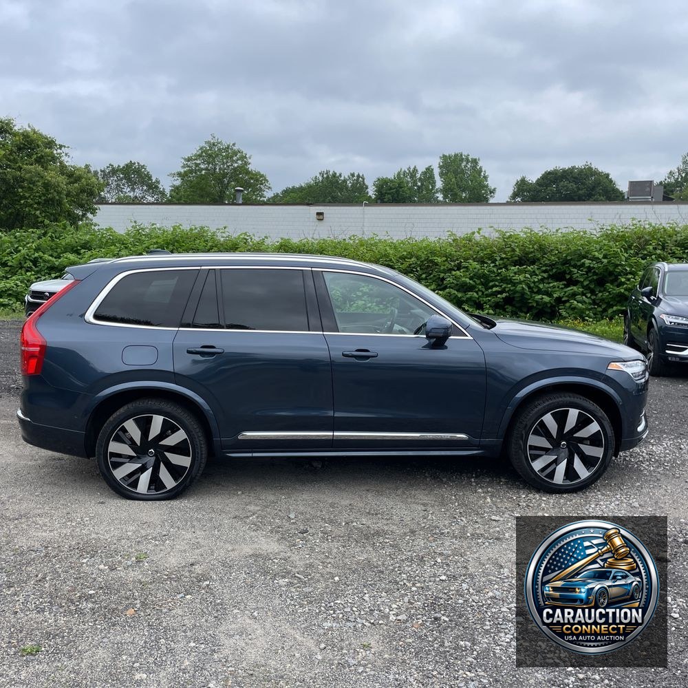 2023 Volvo XC90 T8 - Ultimate