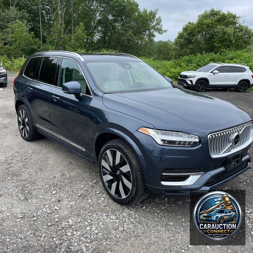 2023 Volvo XC90 T8 - Ultimate