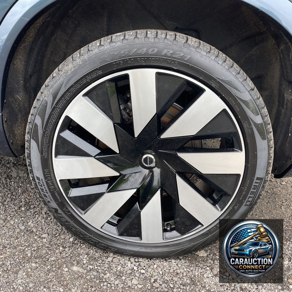 2023 Volvo XC90 T8 - Ultimate