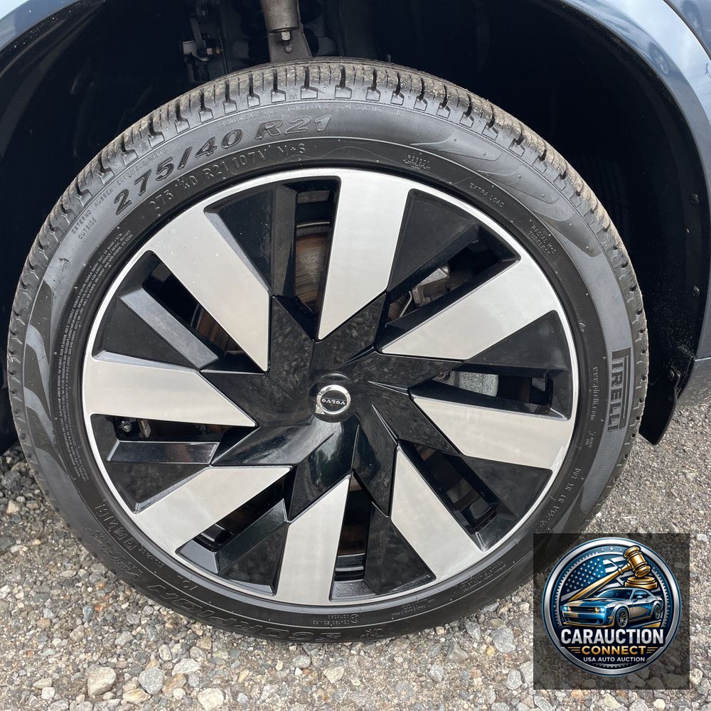 2023 Volvo XC90 T8 - Ultimate