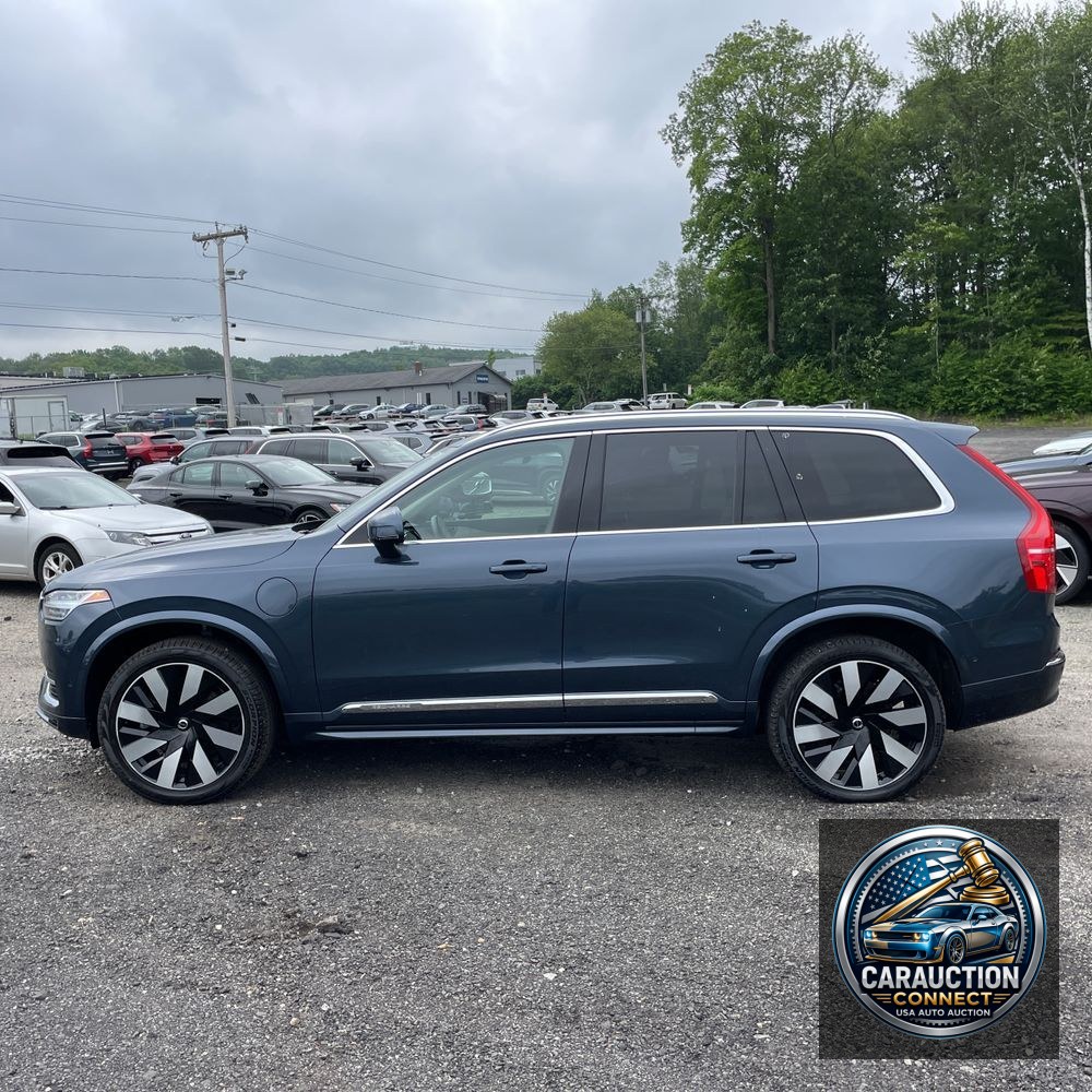 2023 Volvo XC90 T8 - Ultimate