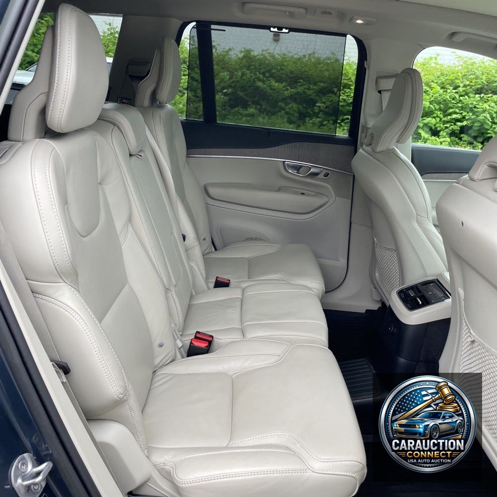 2023 Volvo XC90 T8 - Ultimate