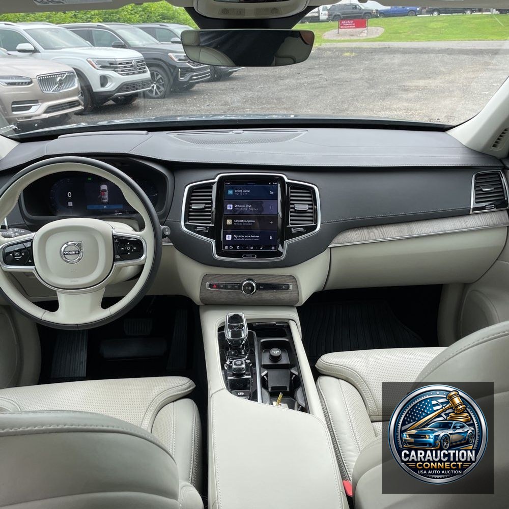 2023 Volvo XC90 T8 - Ultimate