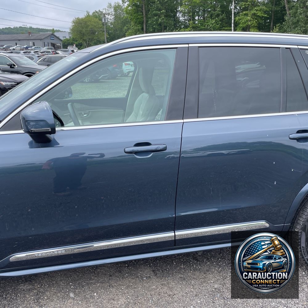 2023 Volvo XC90 T8 - Ultimate