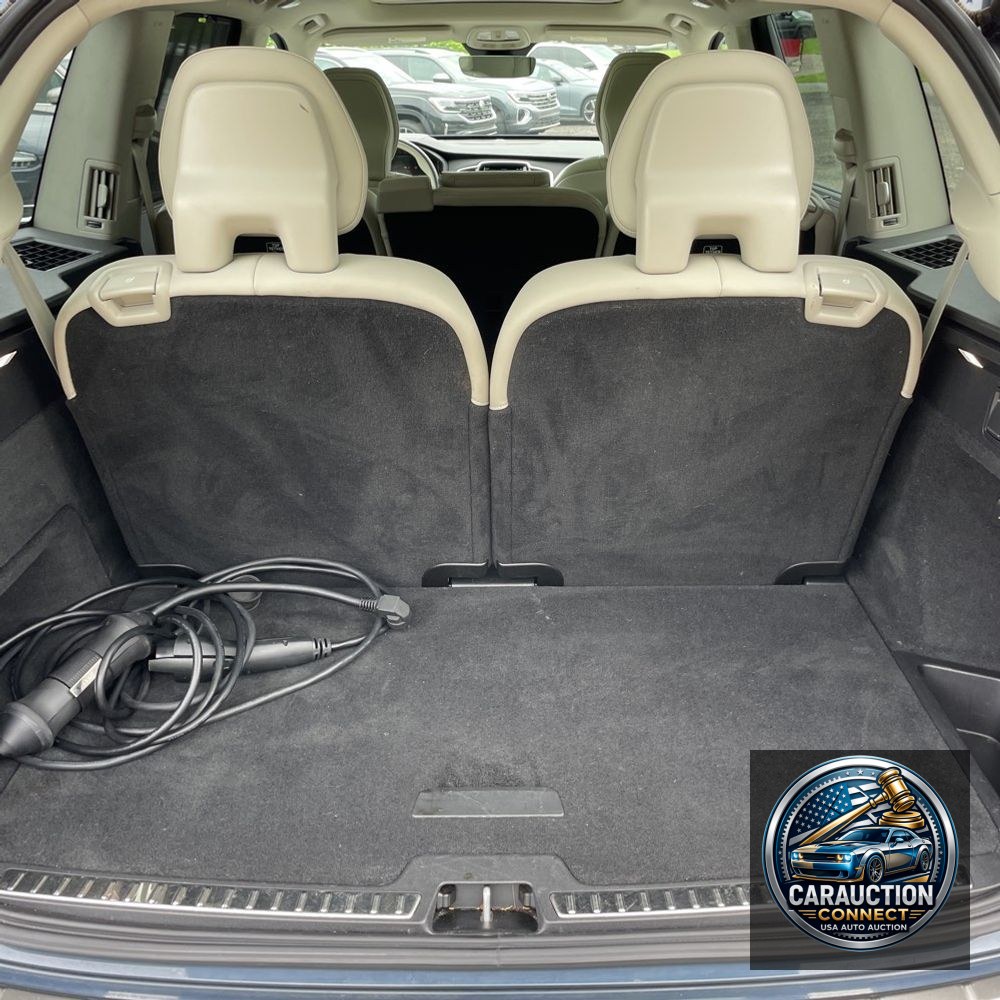 2023 Volvo XC90 T8 - Ultimate