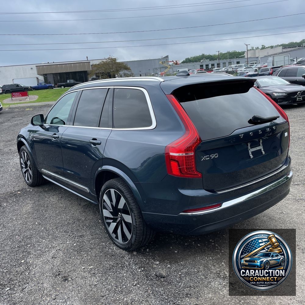 2023 Volvo XC90 T8 - Ultimate