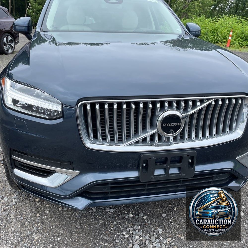 2023 Volvo XC90 T8 - Ultimate