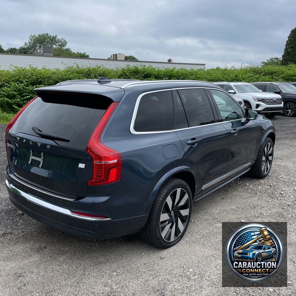 2023 Volvo XC90 T8 - Ultimate