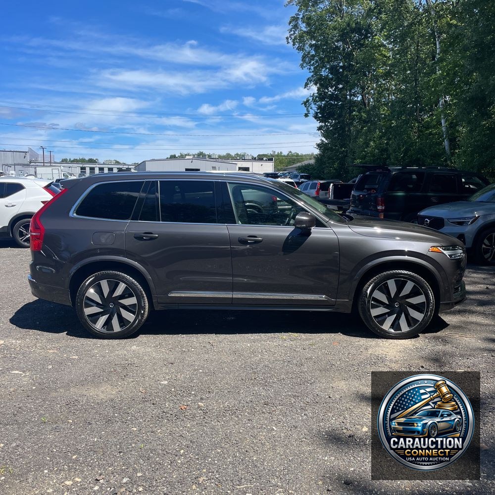 2024 Volvo XC90 T8 - Plus PHEV