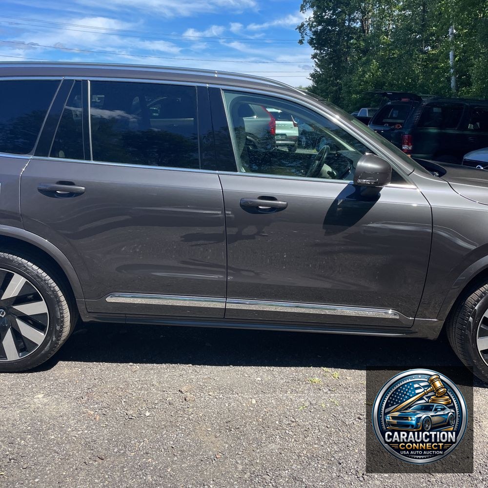 2024 Volvo XC90 T8 - Plus PHEV