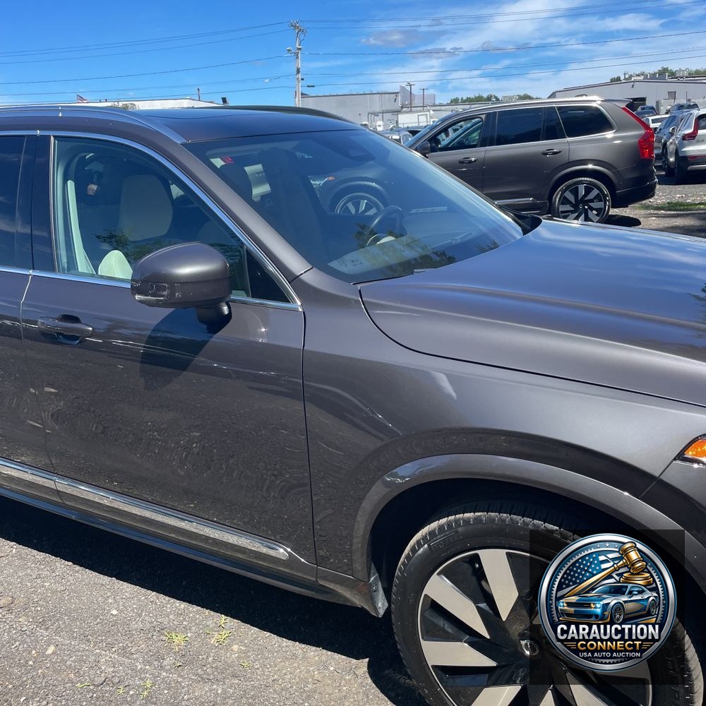 2024 Volvo XC90 T8 - Plus PHEV