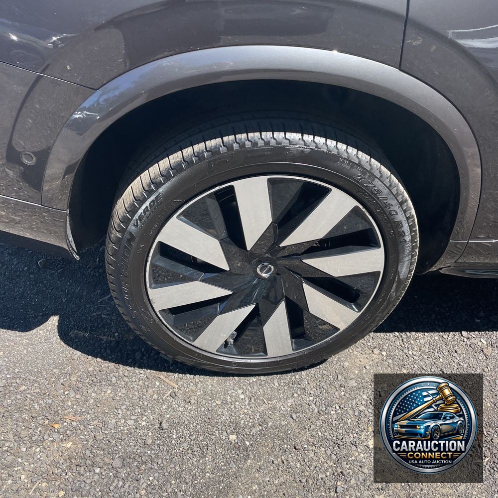 2024 Volvo XC90 T8 - Plus PHEV